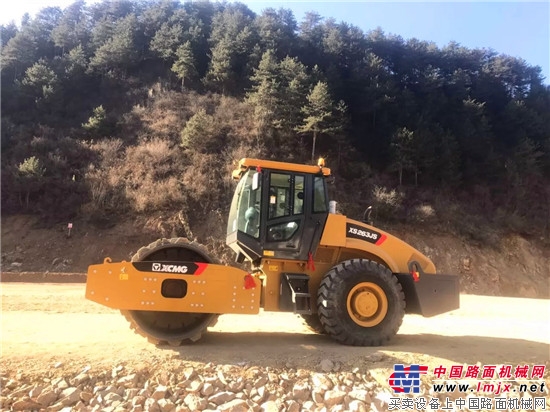 山推股份：公司长期深耕智能化工程机械赛道(图1)